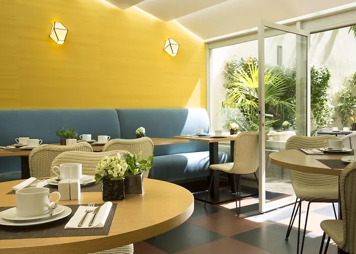 Hotel A La Villa Des Artistes Parigi